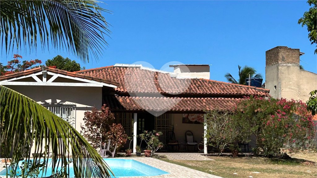 Casa à venda com 3 quartos, sendo 1 suíte, no Centro, Santa Cruz Cabrália, BA