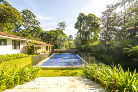 Casa à venda com 4 suítes no condomínio Chácara Flora, São Paulo - SP