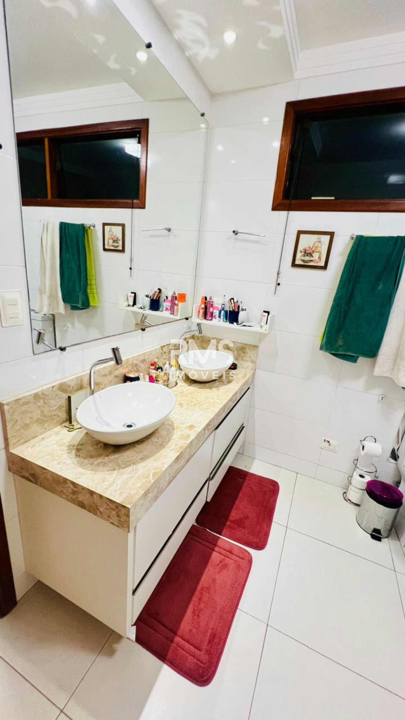 Casa à venda com 3 suítes no condomínio Granja Olga II, Sorocaba - SP