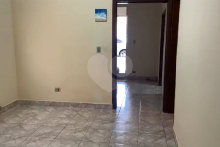 Casa à venda com 3 quartos, sendo 1 suíte,  no Centro, Salto, SP