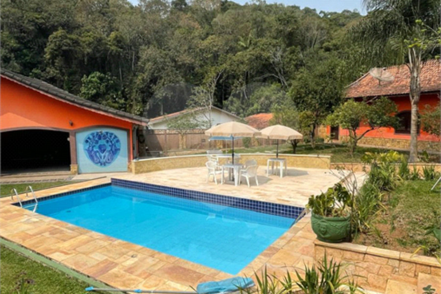 Casa à venda ou para alugar com 4 suítes no condomínio Alpes da Cantareira, Mairiporã - SP