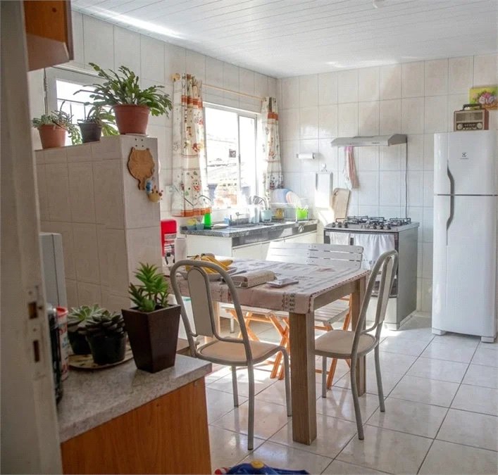 Casa à venda com 3 quartos, sendo 2 suítes, em Vila Yara, Osasco, SP