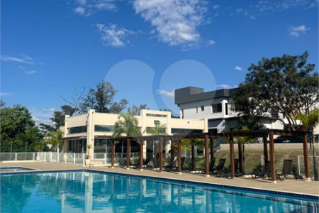 Casa à venda ou para alugar com 2 quartos, sendo 4 suítes, no condomínio Residencial Jardim Bréscia, Indaiatuba - SP
