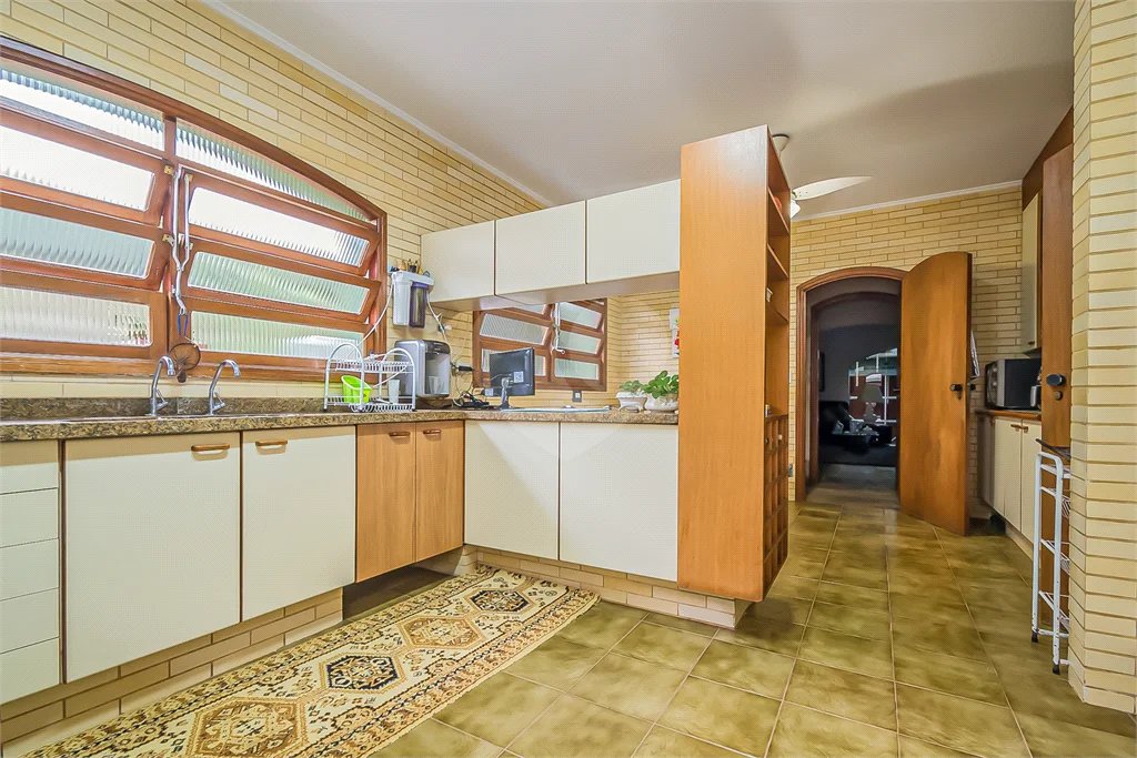 Sobrado a venda na Vila Mariana de 300m² 2 suítes 3 dormitórios 5 vagas