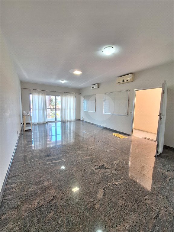 Casa à venda ou para alugar com 4 quartos, sendo 2 suítes,  em Santa Rosa, Vinhedo, SP