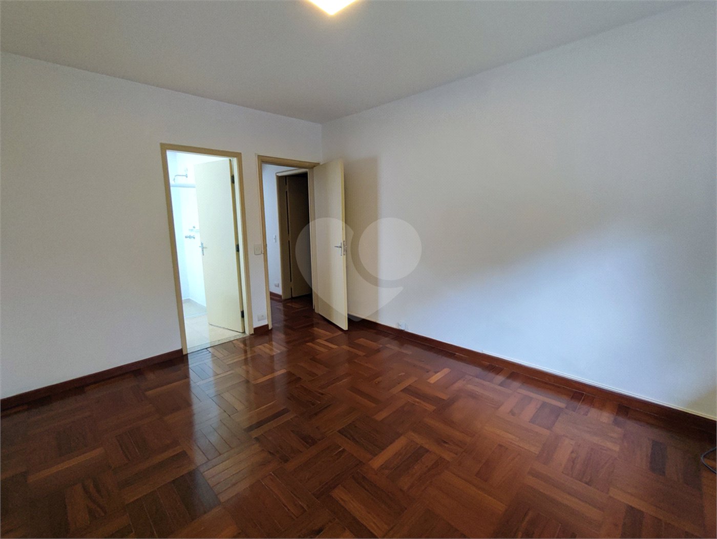 Casa para alugar com 4 quartos, sendo 2 suítes, no condomínio Comendador Elias Zarzur, São Paulo - SP