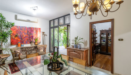 Casa à venda com 6 quartos, sendo 2 suítes,  em Jardim Primaveril, Três Lagoas, MS