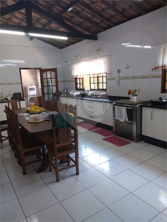 Casa à venda com 4 quartos, sendo 3 suítes,  em Vila Áurea, Poá, SP