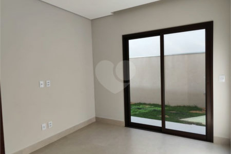 Casa à venda com 3 suítes no condomínio Recanto das Palmas, Vinhedo - SP