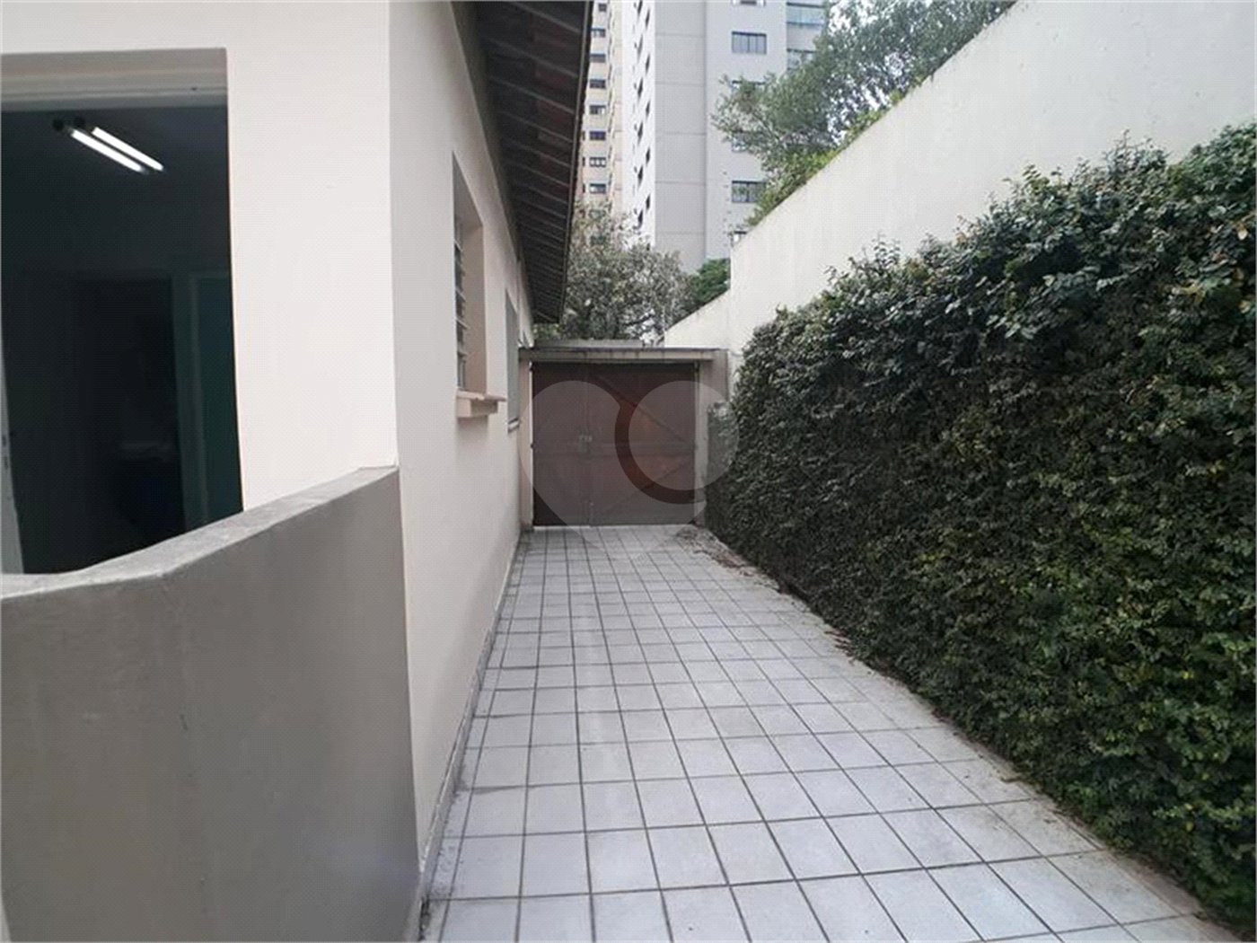Casa Térrea para alugar com 1 quarto, sendo 3 suítes,  em Indianópolis, São Paulo, SP