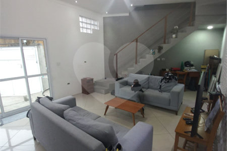 Sobrado à venda com 3 quartos, sendo 1 suíte, em Jordanópolis, São Bernardo do Campo, SP