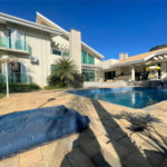 Casa à venda com 4 suítes no condomínio Haras Paineiras, Salto - SP