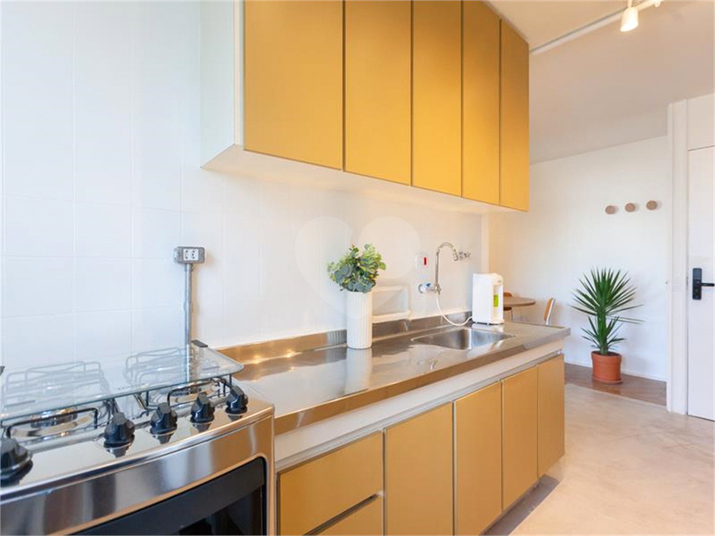Apartamento à venda com 4 quartos, sendo 1 suíte, em Vila Olímpia, São Paulo, SP
