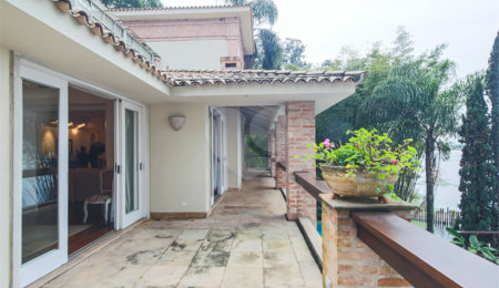 Casa à venda com 4 suítes em Guarapiranga, São Paulo, SP