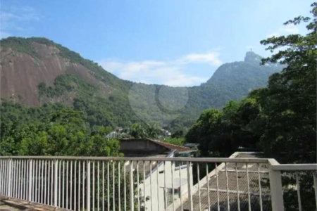 Cobertura à venda com 4 quartos, sendo 1 suíte, em Cosme Velho, Rio de Janeiro, RJ