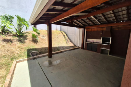 Casa Térrea à venda com 3 quartos, sendo 1 suíte, no Centro, Vinhedo, SP