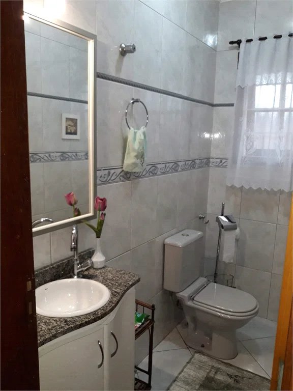 Sobrado à venda com 3 suítes em Ferreira, São Paulo, SP
