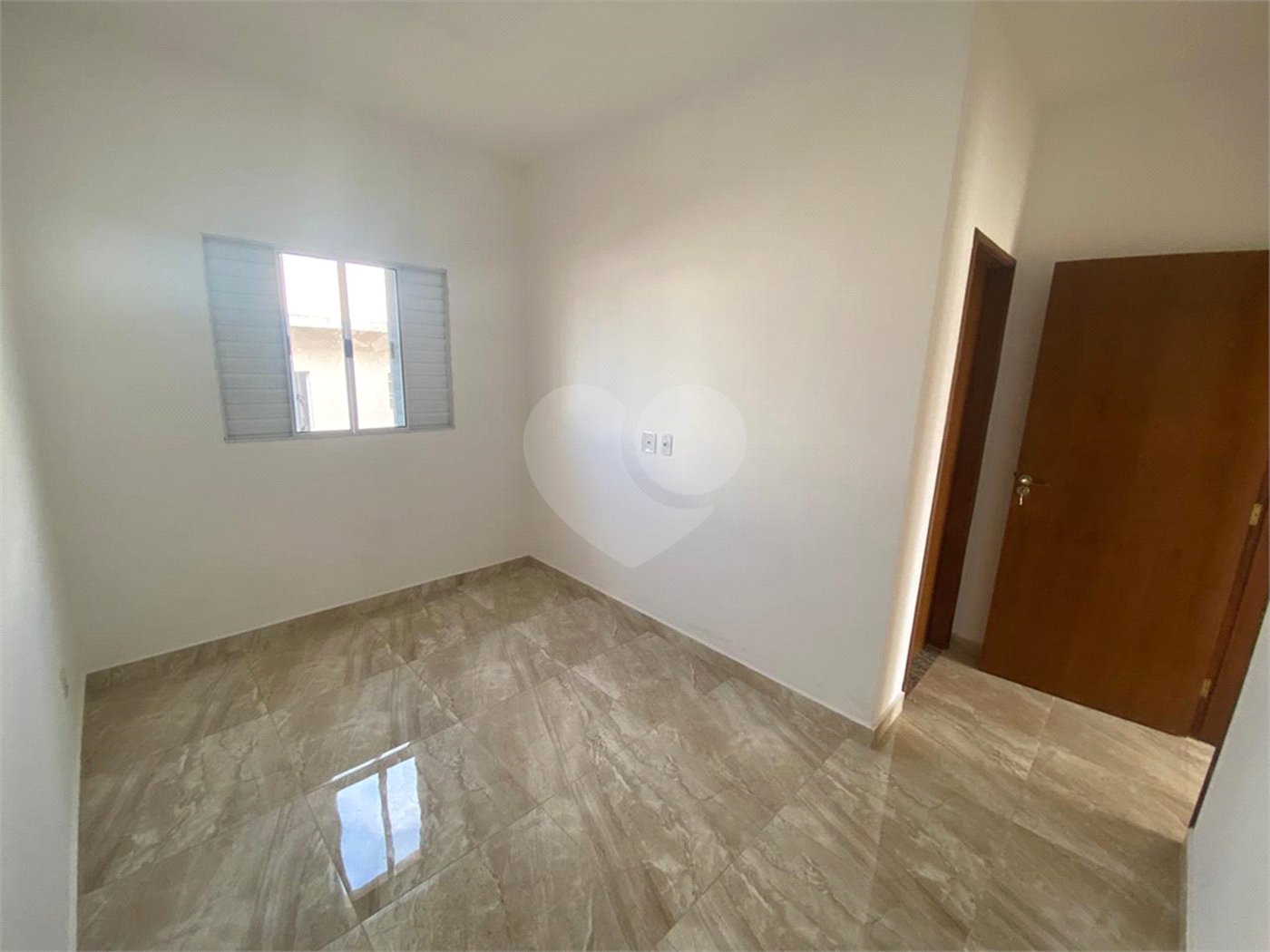 Casa para alugar com 2 suítes no condomínio Residencial Vila Amélia, Poá - SP