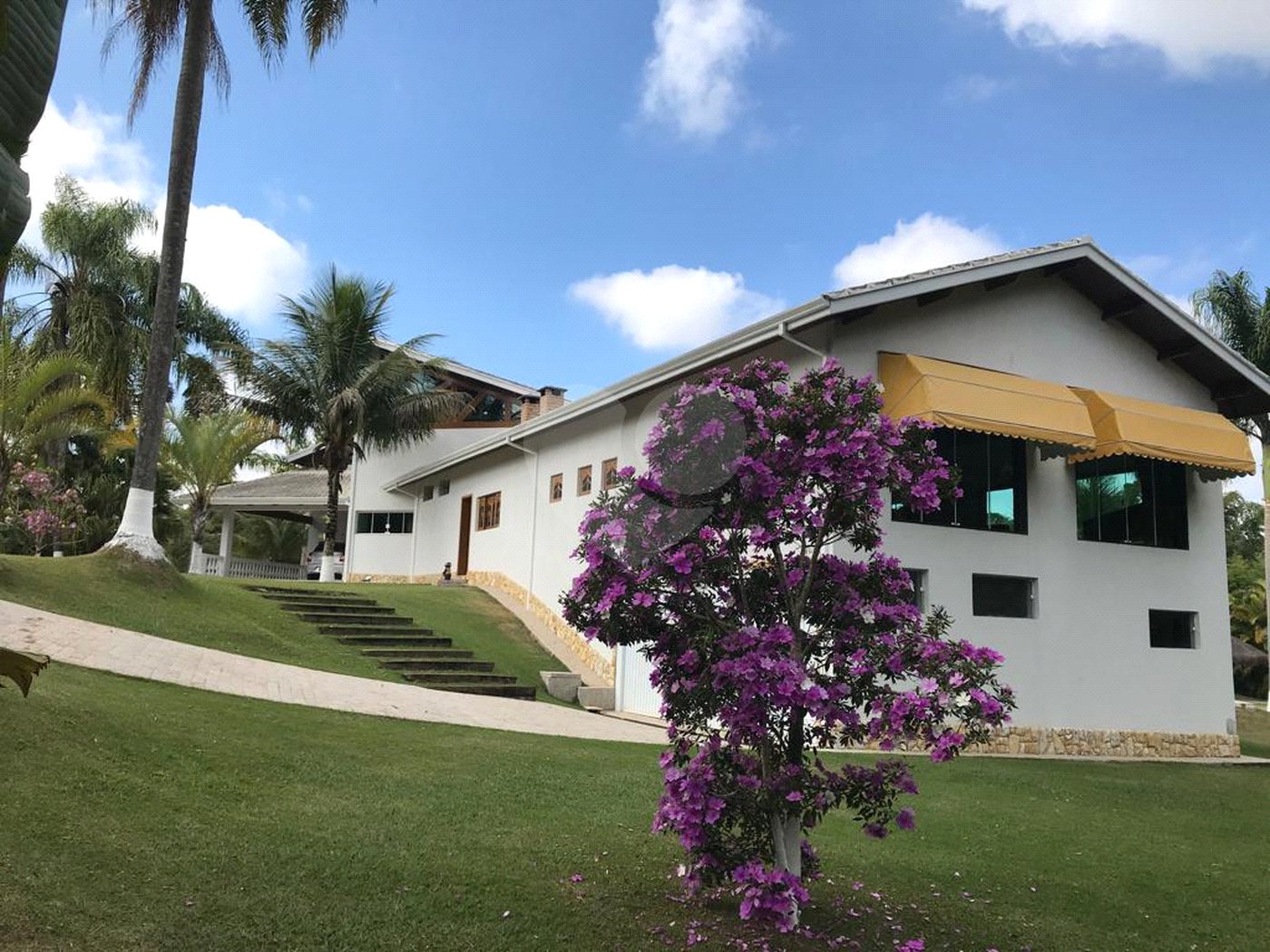 Casa à venda com 4 suítes no Centro, Guararema, SP