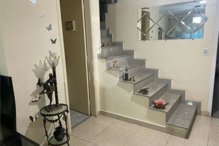 Sobrado à venda com 3 quartos, sendo 1 suíte,  em Vila Nova Pauliceia, São Paulo, SP