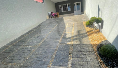Sobrado à venda com 2 suítes em Jardim Alvinópolis, Atibaia, SP