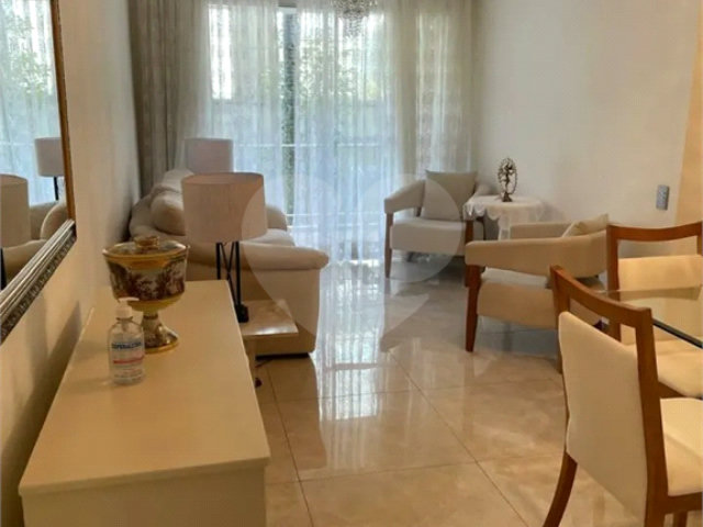 Apartamento à venda com 3 quartos, sendo 1 suíte,  em Morumbi, São Paulo, SP