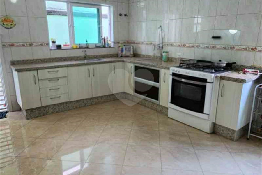 Casa à venda com 3 suítes no condomínio Quinta de Santo Antônio, São Paulo - SP