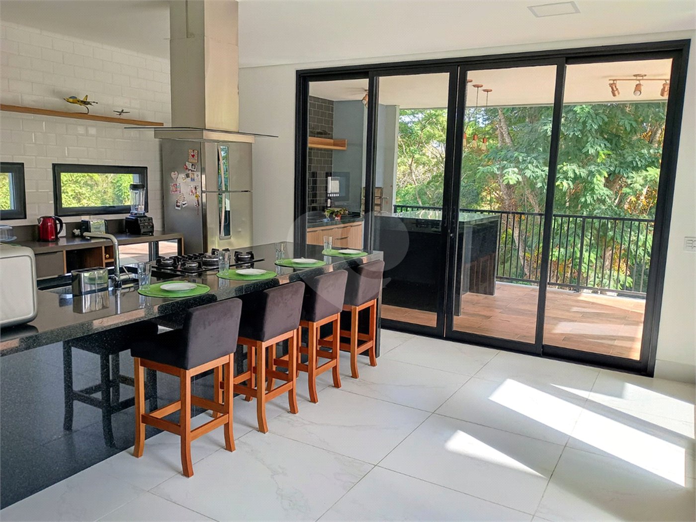 Casa à venda ou para alugar com 4 suítes no Centro, Jambeiro, SP