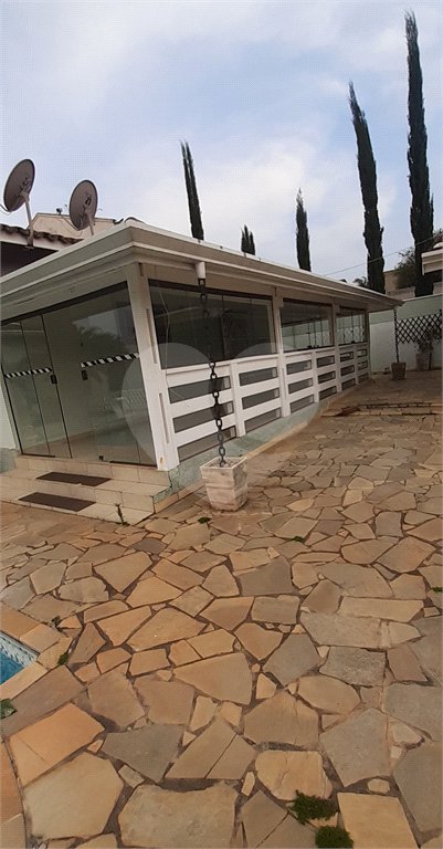 Casa à venda com 5 quartos, sendo 1 suíte, no Centro, Bom Jesus dos Perdões, SP