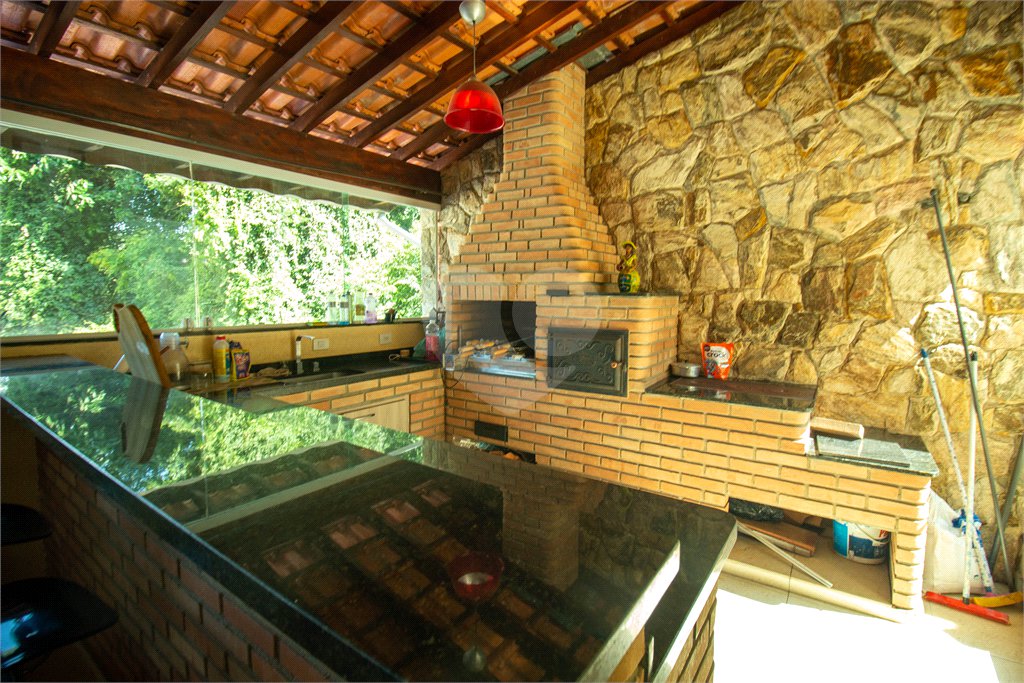 Casa à venda ou para alugar com 5 quartos, sendo 1 suíte, no condomínio Vila de Roma, São Roque - SP