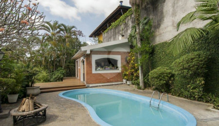Casa à venda com 5 suítes em Vila Tramontano, São Paulo, SP
