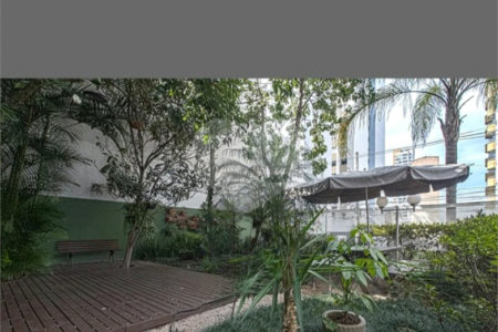 Apartamento à venda com 3 quartos, sendo 1 suíte,  em Aclimação, São Paulo, SP