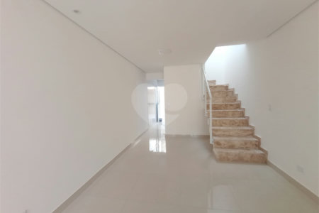 Sobrado à venda com 3 quartos, sendo 1 suíte,  em Campo Grande, São Paulo, SP