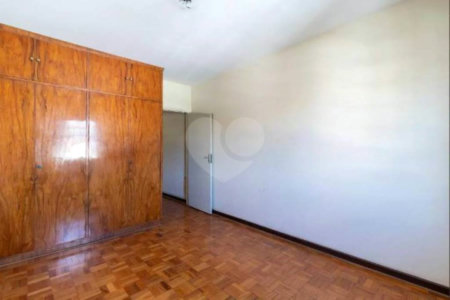 Sobrado à venda com 3 quartos em Jardim Franca, São Paulo, SP