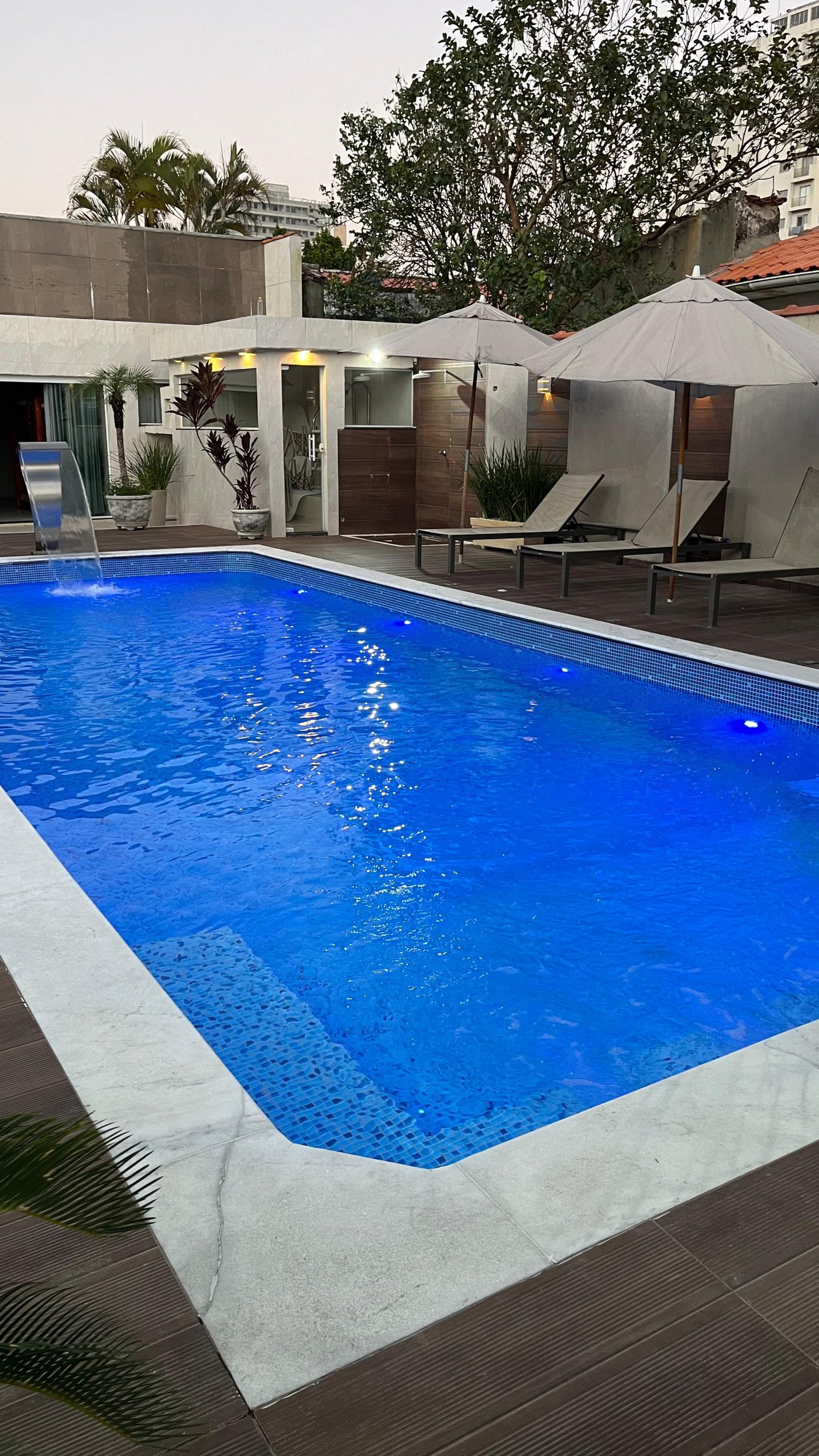 Casa à venda com 8 quartos, sendo 2 suítes, em Flórida, Praia Grande, SP