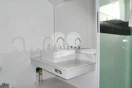Casa à venda com 4 suítes no condomínio Chácara das Rosas, São Paulo - SP