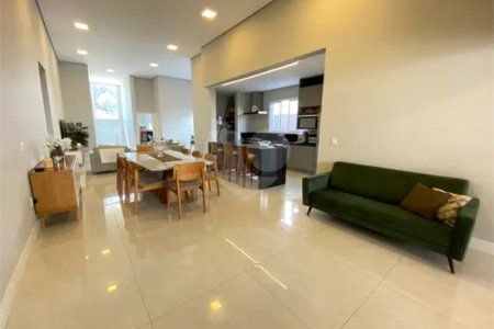 Casa Térrea à venda com 3 suítes em Medeiros, Jundiaí, SP