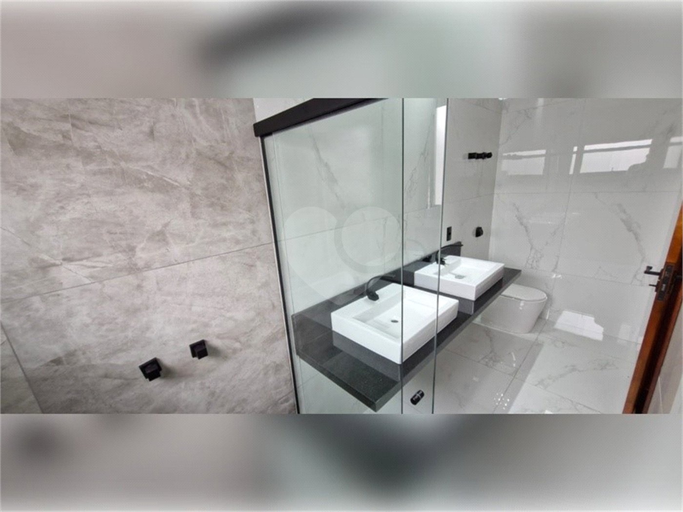 Casa à venda com 3 quartos, sendo 1 suíte, no condomínio Horto Florestal Villagio, Sorocaba - SP