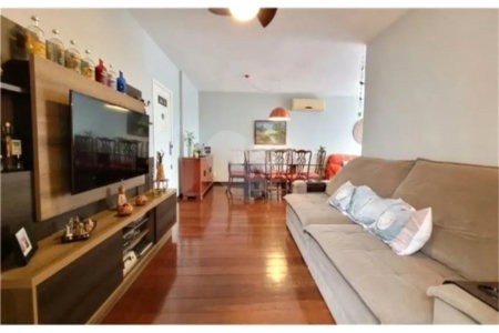 Casa à venda com 4 suítes no condomínio Quinta do Lago, Petrópolis - RJ