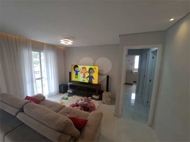Apartamento à venda com 3 quartos, sendo 1 suíte,  em Jardim Peri, São Paulo, SP