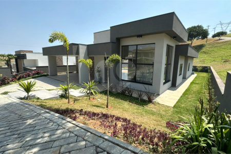 Casa à venda com 4 quartos, sendo 3 suítes, em Condomínio Terras de Santa Cruz, Bragança Paulista, SP