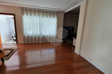 Casa à venda com 3 suítes em Jardim Trussardi, São Paulo, SP