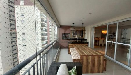 Apartamento à venda com 4 quartos, sendo 3 suítes, em Água Branca, São Paulo, SP