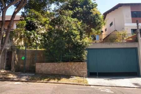Sobrado à venda com 4 quartos, sendo 1 suíte,  em Parque dos Príncipes, São Paulo, SP