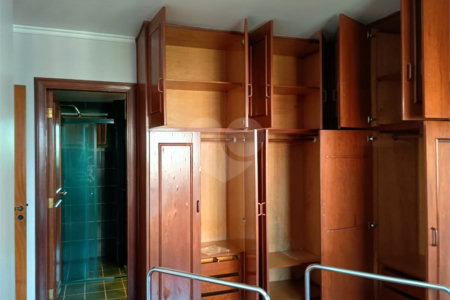 Apartamento à venda ou para alugar com 4 quartos, sendo 1 suíte,  em Vila Andrade, São Paulo, SP