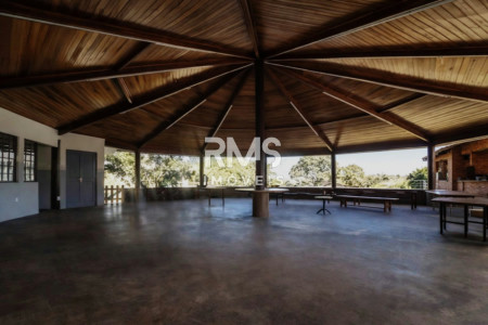 Chácara à venda com 4 suítes em Distrito de Porto, Capela do Alto, SP