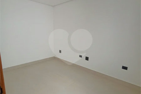Casa com 155m² , 3 dormitórios , sendo 1 suíte , 4 vagas , à venda no Parque das Nações em Santo André.
