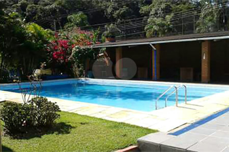 Chácara à venda com 8 quartos em Loteamento Chácara Val Paraiso, Atibaia, SP
