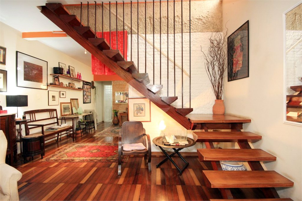 Sobrado à venda com 3 quartos, sendo 1 suíte, em Alto da Boa Vista, São Paulo, SP