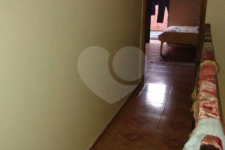 Sobrado à venda com 3 suítes em Vila Nivi, São Paulo, SP
